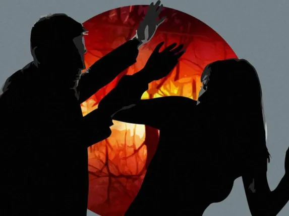 ପର୍ଣ୍ଣ ଫିଲ୍ମ ଦେଖି ଅପ୍ରାକୃତିକ ଯୌନ ସଂପର୍କ ରଖିବାକୁ ବାଧ୍ୟ କରୁଥିଲା ସ୍ୱାମୀ, ନ ମାନିବାରୁ ଦେଲା ତଲାକ୍‌