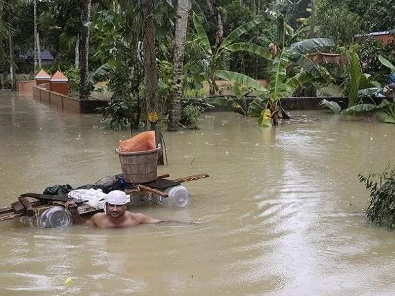 କେରଳ ବନ୍ୟା: ୩୦ ଜଣଙ୍କୁ ବଞ୍ଚାଇଥିବା ବ୍ୟକ୍ତି ଦୃଷ୍ଟିଶକ୍ତି ହରାଇବେ