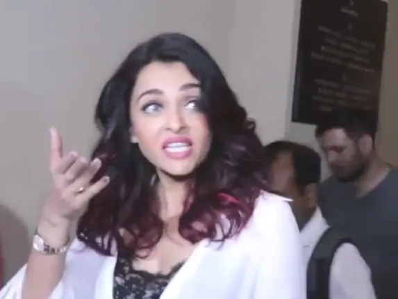 ‘ଫନ୍ନେ ଖାନ୍‌’ର ପ୍ରମୋସନ ସମୟରେ ରାଗି ଗଲେ ଐଶ୍ୱର୍ଯ୍ୟା, ଭାଇରାଲ ହେଲା ଭିଡିିଓ