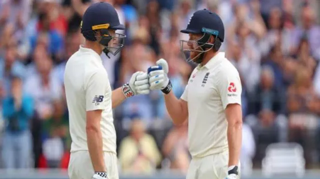 ଲର୍ଡସ୍‌ ଟେଷ୍ଟ: ଖରାପ ଲାଇଟ୍‌ ଯୋଗୁଁ ମ୍ୟାଚ୍‌ ଅଟକିଲା, ଓ୍ଵକ୍ସଙ୍କ ଶତକ ବଳରେ ଇଂଲଣ୍ଡର ସ୍କୋର ୬/୩୫୭