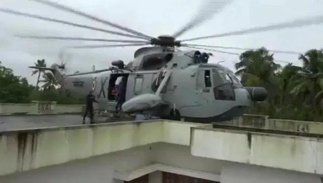 ହାତରେ ଥିଲା ମାତ୍ର ୩ ସେକେଣ୍ଡର ସମୟ,  ଜୀବନକୁ ବାଜି ଲଗାଇ ଛାତ ଉପରେ ହେଲିକପ୍ଟରକୁ ଅବତରଣ କରାଇ ୨୬ ଜଣ ବନ୍ୟା ଦୁର୍ଗତଙ୍କୁ ଉଦ୍ଧାର କଲେ ନୌସେନା କମାଣ୍ଡର