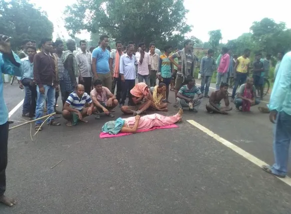 ବୌଦ୍ଧ: ହାତୀ ଆକ୍ରମଣରେ ଜଣେ ମୃତ, ମୃତଦେହକୁ ରାସ୍ତା ଉପରେ ରଖି ବନ ବିଭାଗକୁ ଦୋଷ ଦେଲେ ସ୍ଥାନୀୟ ଲୋକେ