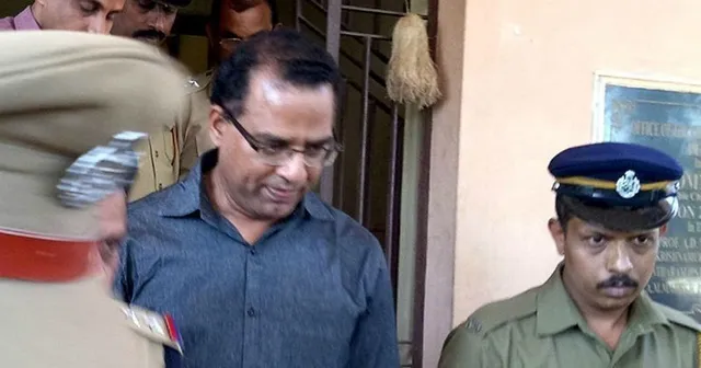 ଫାଦରଙ୍କ ଦ୍ୱାରା ଗର୍ଭବତୀ ହୋଇଥିବା ନାବାଳିକା ଅଦାଲତରେ ନେଲେ ୟୁ-ଟର୍ଣ୍ଣ: କହିଲେ, ‘ମୁଁ ନାବାଳିକା ନୁହେଁ; ସହମତିରେ ହୋଇଥିଲା ଯୌନ ସଂପର୍କ’