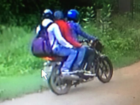 ଜମନକିରା ଆନ୍ଧ୍ର ବ୍ୟାଙ୍କରେ ଡକାୟତି : ବନ୍ଧୁକ ମୁନରେ ୧୧ ଲକ୍ଷ ଲୁଟ୍‌