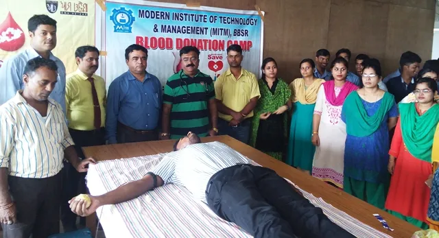 ଏମ୍‌ଆଇଟିଏମ୍‌ରୁ ୫୨ୟୁନିଟ୍‌ ରକ୍ତ ସଂଗ୍ରହ