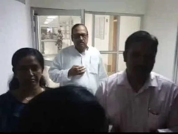 ସିଲଚର ବିମାନ ବନ୍ଦରରେ ତୃଣମୂଳ କଂଗ୍ରେସ ନେତାଙ୍କ ମାଡ଼ରେ ୨ ମହିଳା କନଷ୍ଟେବଲଙ୍କ ସମେତ ୩ ଯବାନ ଆହତ: ଆସାମ ପୁଲିସ