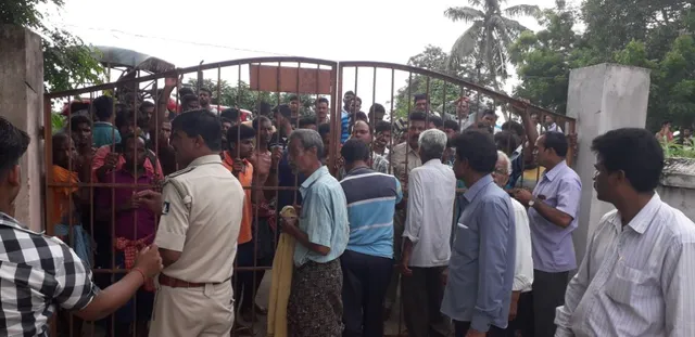 ୧୩ ଶିକ୍ଷକ ୩ ଘଣ୍ଟା ଅଟକ