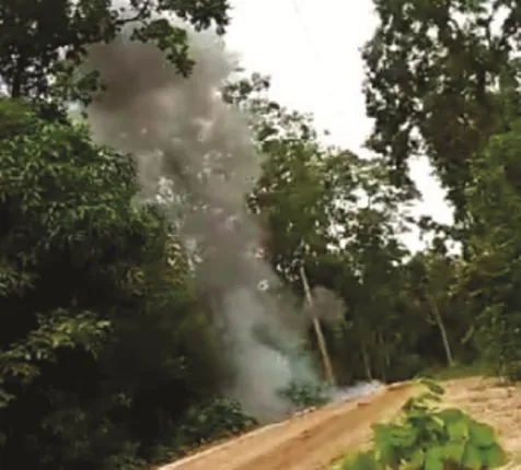 ବିସ୍ଫୋରଣରୁ ବର୍ତିଲେ ସିଆରପିଏଫ ଯବାନ