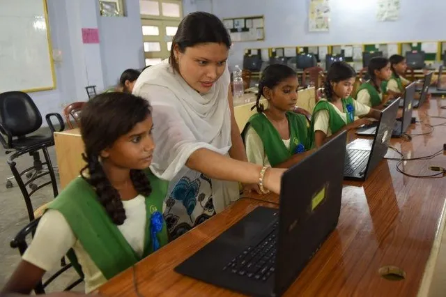 ସିବିଏସ୍‌ସି ପକ୍ଷରୁ ଖୁସି ଖବର: କେରଳ ବନ୍ୟାରେ ସାର୍ଟିଫିକେଟ୍‌ ହଜାଇଥିବା ଛାତ୍ରଛାତ୍ରୀ ପାଇବେ ଡିଜିଟାଲ୍‌ ସାର୍ଟିଫିକେଟ୍‌