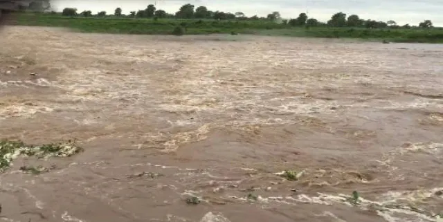 ଲଗାଣ ବର୍ଷାରେ ପୁଣି ବେହାଲ କଳାହାଣ୍ଡି : ଫୁଲୁଛି ପ୍ରମୁଖ ନଦୀ, ଧୋଇଗଲା ରାସ୍ତା, ଭାଙ୍ଗିଲା ଘର