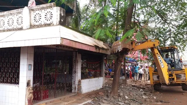 ଭାଙ୍ଗିଲା ସନ୍ତୋଷୀ ମା’ ମନ୍ଦିର ଜବରଦଖଲ 