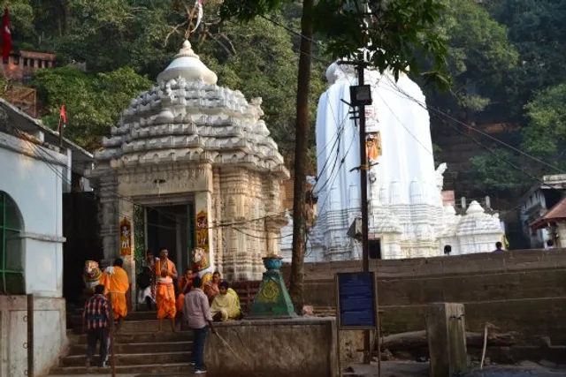 ଉପାସ ରହିଲେ ଚନ୍ଦ୍ରଶେଖର, ଦରମା ଦାବିରେ କପିଳାସ ପୀଠର ସେବାୟତଙ୍କ ଇସ୍ତଫା