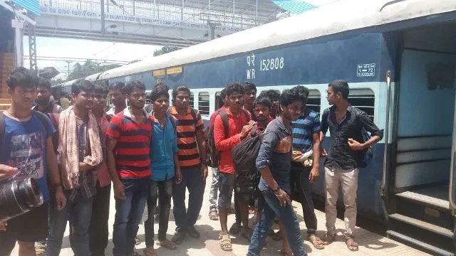 ଗାଁକୁ ଫେରିଲେ ବନ୍ୟା ଦୁର୍ଗତ: ଆଉ କେରଳ ନାଁ ଧରିବିନି