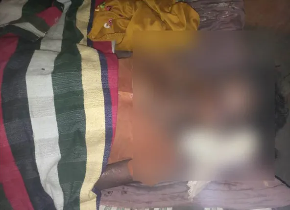 କୁତ୍ରା: ମାତ୍ର ଦେଢ଼ଶହ ଟଙ୍କା ପାଇଁ ମହିଳାଙ୍କ ତଣ୍ଟିରେ ପାଦ ରଖି ମାରିଦେଲା ଯୁବକ