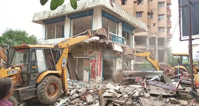 ମୁଖ୍ୟ ଡ୍ରେନ୍‌ ୪ ଉପରୁ ଜବରଦଖଲ ହଟିଲା