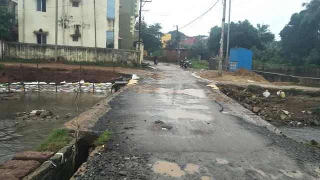 ଭାସିଯିବ ୪୦ ବର୍ଷ ତଳର ପୋଲ!