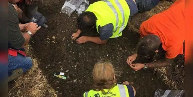 କ୍ଷେତରେ ବୁଲୁଥିବା ସମୟରେ ରାତାରାତି କୋଟିପତି ହେଲେ କୃଷକ