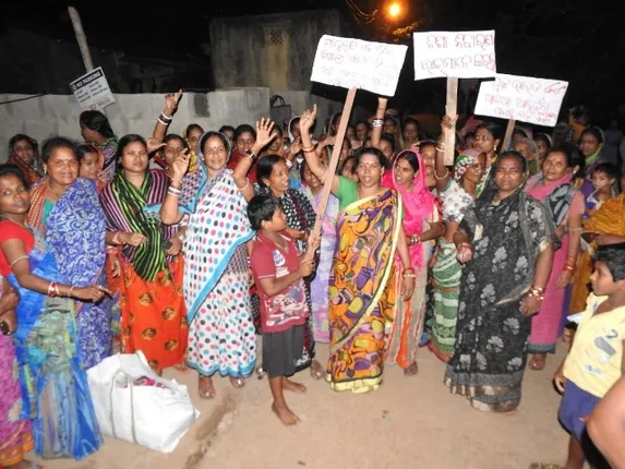 ବ୍ରାଉନ୍‌ସୁଗାର କାରବାର ନେଇ ବସ୍ତିରେ ଉତ୍ତେଜନା