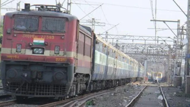 ତିତଲି ସର୍ତକତା ! ରାତି ୧୦ଟା ପରେ ଖୋର୍ଦ୍ଧାରୋଡ୍ ଓ ବିଜୟନଗରମ୍ ମଧ୍ୟରେ ଟ୍ରେନ୍ ଚଳାଚଳ ବାତିଲ; ଟ୍ରେନ ଗତିପଥରେ ପରିବର୍ତ୍ତନ