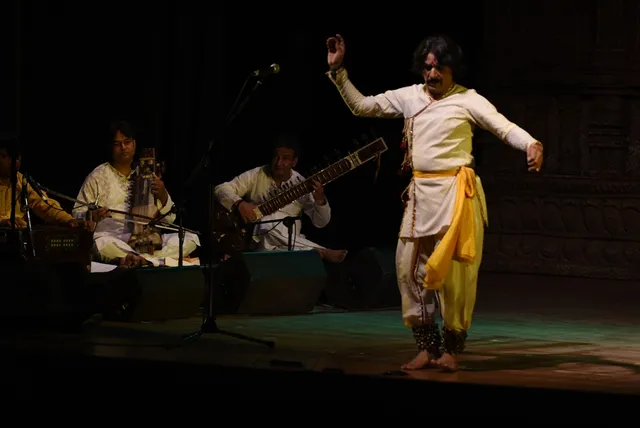 ଗୁରୁ କେଳୁଚରଣ ମହାପାତ୍ର ପୁରସ୍କାର ଉତ୍ସବର ଚତୁର୍ଥ ସଂଧ୍ୟା:  କଥକର ଛନ୍ଦ ସାଙ୍ଗକୁ କର୍ଣ୍ଣାଟକୀ ଶାସ୍ତ୍ରୀୟ ସଙ୍ଗୀତର ମୂର୍ଚ୍ଛନାରେ ମତୁଆଲା ହେଲେ ଶ୍ରୋତା