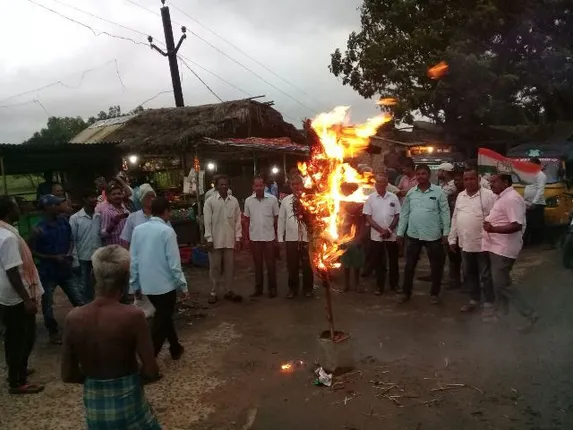 ବଡ଼ଚଣା ବିଧାୟକଙ୍କ କୁଶପୁତ୍ତଳିକା ଦାହ