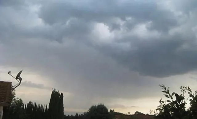 ଦୁର୍ବଳ ହେଲା ଲଘୁଚାପ, ତଥାପି ଏସବୁ ସ୍ଥାନରେ ବର୍ଷା ଆଶଙ୍କା