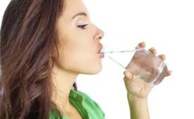 ଜାଣନ୍ତୁ , କେଉଁ ପରିସ୍ଥିତିରେ କମ୍‌ ଜଳ ପିଇବା ଭଲ
