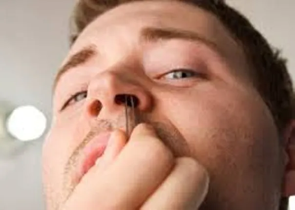 ନାକ ଭିତରେ ବାଳ ଥିଲେ କାଟିବା ଅନୁଚିତ , ଜାଣନ୍ତୁ କାରଣ