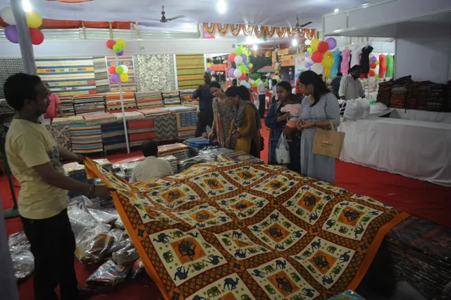 ୨୩ଟି ରାଜ୍ୟର ହସ୍ତଶିଳ୍ପ ଓ ହସ୍ତତନ୍ତ୍ର ସାମଗ୍ରୀକୁ ନେଇ ପ୍ରଦର୍ଶନୀ ପଡିଆରେ ଆରମ୍ଭ ହେଲା ‘କଟନ ଫ୍ୟାବ୍‌’ ପ୍ରଦର୍ଶନୀ