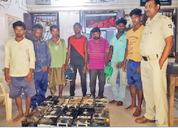 ରାମଚନ୍ଦ୍ରପୁରରେ ବ୍ୟାଟେରି ଚୋରି ର‍୍ୟାକେଟ୍‌ :୭ ଅଟକ, ୧୦ ବ୍ୟାଟେରି ଜବତ