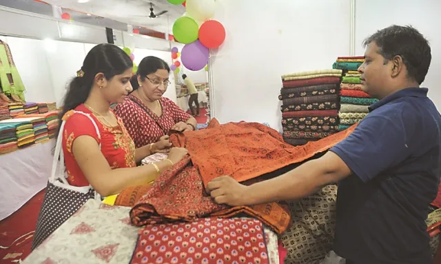 ଆରମ୍ଭ ହେଲା ‘କଟନ ଫ୍ୟାବ୍‌’ ପ୍ରଦର୍ଶନୀ: ୨୩ ରାଜ୍ୟର ହସ୍ତଶିଳ୍ପ, ହସ୍ତତନ୍ତ ସାମଗ୍ରୀ