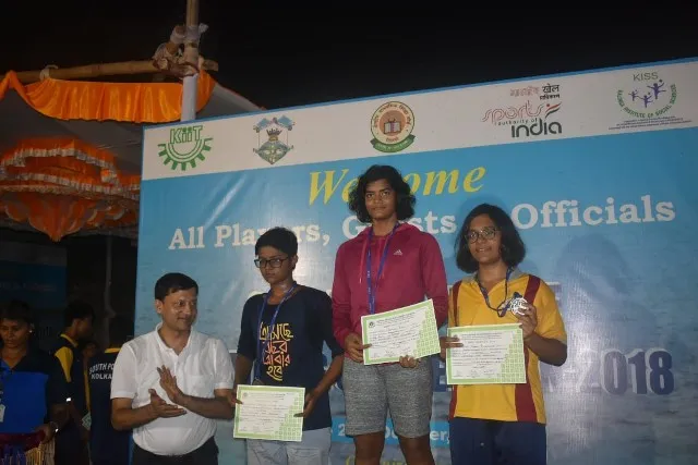 ସିବିଏସଇ ସନ୍ତରଣ, ପ୍ରତ୍ୟାଶାଙ୍କୁ ୩ ସ୍ବର୍ଣ୍ଣ