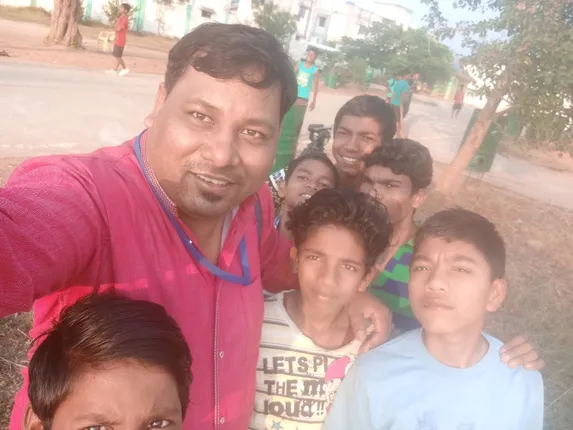 ନକ୍ସଲ ଆକ୍ରମଣରେ ପ୍ରାଣହରାଇ ଥିବା ଦୂରଦର୍ଶନର ଓଡ଼ିଆ କ୍ୟାମେରାମ୍ୟାନ୍‌ ଅଚ୍ୟୁତାନନ୍ଦ ପୂର୍ବରୁ ସେନାରେ ଚାକିରି କରିଥିଲେ