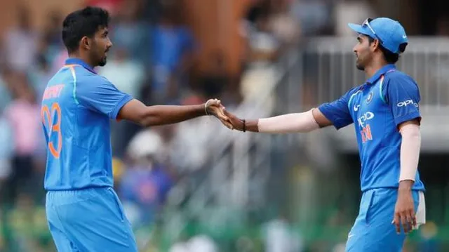 ଭାରତ-ଇଣ୍ଡିଜ୍ ତୃତୀୟ ଏକଦିବସୀୟ : ଟସ୍ ଜିତି ଭାରତର ବୋଲିଂ ଜାରି, ଓପନିଂ ଯୋଡ଼ିଙ୍କୁ ପାଭଲିଅନ ଫେରାଇଲେ ବୁମରା