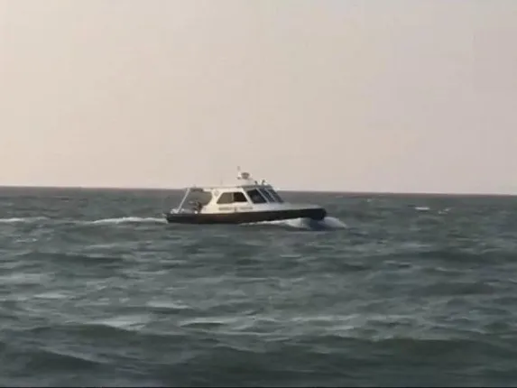 ମୁମ୍ବାଇ ଉପକୂଳରେ ବୁଡ଼ି ଗଲା ମହାରାଷ୍ଟ୍ର ମୁଖ୍ୟ ଶାସନ ସଚିବଙ୍କୁ ନେଇ ଯାଉଥିବା ଡଙ୍ଗା; ତଟରକ୍ଷୀ ବାହିନୀ ପକ୍ଷରୁ ଉଦ୍ଧାର କାର୍ଯ୍ୟ ଜାରି