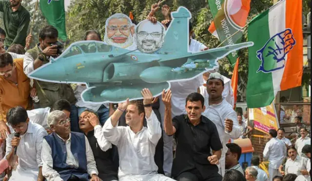 ସିବିଆଇ ନିର୍ଦ୍ଦେଶକ ଆଲୋକ ବର୍ମାଙ୍କୁ ପୁନଃ ଅବସ୍ଥାପିତ ଦାବିରେ କଂଗ୍ରେସ ପକ୍ଷରୁ ଦେଶବ୍ୟାପି ବିକ୍ଷୋଭ; କଂଗ୍ରେସ ଅଧ୍ୟକ୍ଷ ରାହୁଲ ଗାନ୍ଧୀଙ୍କ ସମେତ ବହୁ ବରିଷ୍ଠ ନେତା ଗିରଫ