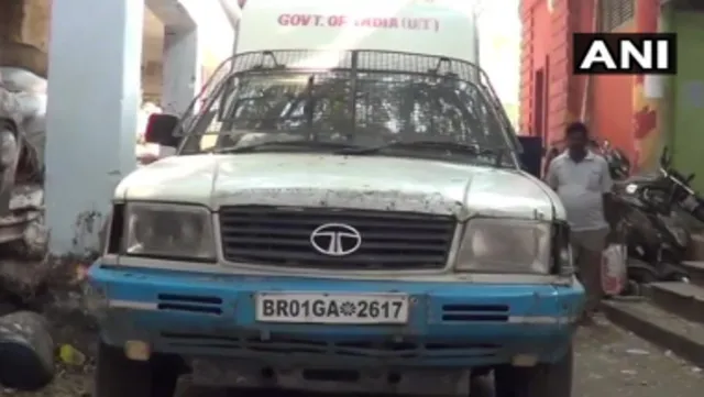 ଏଟିଏମ୍‌ କ୍ୟାସ୍‌ ଭ୍ୟାନ୍‌ରୁ ୧୦୦ ପେଟି ମଦ ଜବତ; ୨ ଚୋରା ମଦ ଚାଲାଣକାରୀ ଗିରଫ