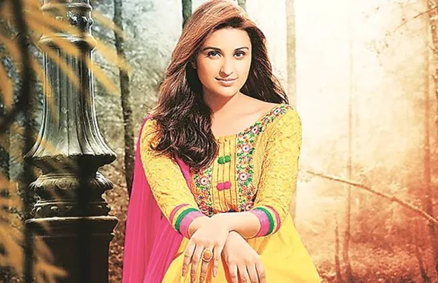 ଘରର ଆର୍ଥିକ ଅବସ୍ଥା ଭଲ ନଥିବାରୁ ମାସକୁ ଏତେ କମ ଆୟରେ କାମ କରିବାକୁ ରାଜି ହୋଇ ଯାଇଥିଲେ ପରୀଣିତି, ଆୟ ବିଷୟରେ ଜାଣିଲେ ଆଶ୍ଚର୍ଯ୍ୟ ହେବେ ଆପଣ...