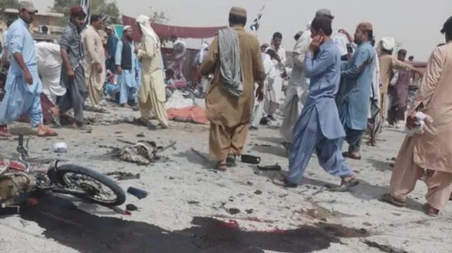 ଘାସ ଖାଇବା ସ୍ତରକୁ ଚାଲିଆସିଛି ପାକିସ୍ତାନ, ନିଜ ପୂର୍ବତନ ପ୍ରଧାନମନ୍ତ୍ରୀଙ୍କ ଭବିଷ୍ୟବାଣୀକୁ ସତ କରି ଦେଖାଇଲା