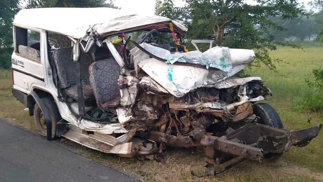 ବଲେରୋ-ଟ୍ରକ୍‌ ମୁହାଁମୁହିଁ : ବାପା, ମା’, ପୁଅ, ଝିଅ ସମେତ ୧୦ ମୃତ