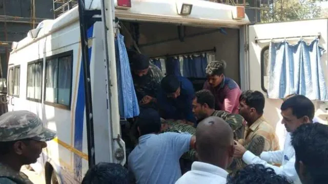 ନକ୍ସଲ ଆକ୍ରମଣରେ ବର୍ତ୍ତି ଯାଇଥିବା ଦୂରଦର୍ଶନ ସାମ୍ବାଦିକ ବଖାଣିଲେ ସେତେବେଳର ଲୋମଟାଙ୍କୁରା ଘଟଣା, କହିଲେ ମୁଣ୍ଡ ଉପର ଦେଇ ଯାଇଥିଲା ୫୦ରୁ ଊର୍ଧ୍ୱ ଗୁଳି