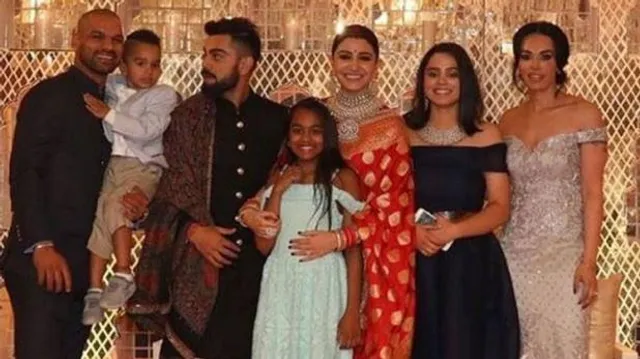 ଅନୁଷ୍କା ଓ ଆୟଷାଙ୍କ ଝଗଡ଼ା କାରଣରୁ ଟିମ୍‌ ଇଣ୍ଡିଆରୁ ଶିଖର୍‌ ଧାୱନ ଆଉଟ୍ ହେଲେ କି ?