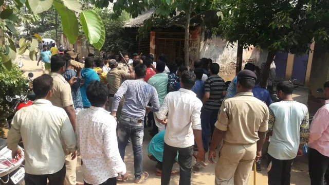 ଗଞ୍ଜାମ: ଦୁଇ ଗୋଷ୍ଠୀ ମଧ୍ୟରେ ଗଣ୍ଡଗୋଳ, ଛାତ୍ର ସଂସଦ ନିର୍ବାଚନ ବାତିଲ ହେବା ପରେ ୩ ପ୍ଲାଟୁନ ପୁଲିସ ମୁତୟନ