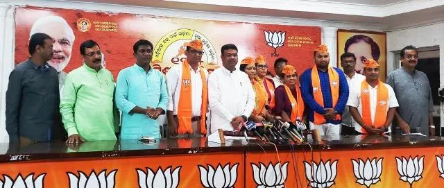 ବିଜେପିରେ ମିଶ୍ରଣ ପର୍ବ