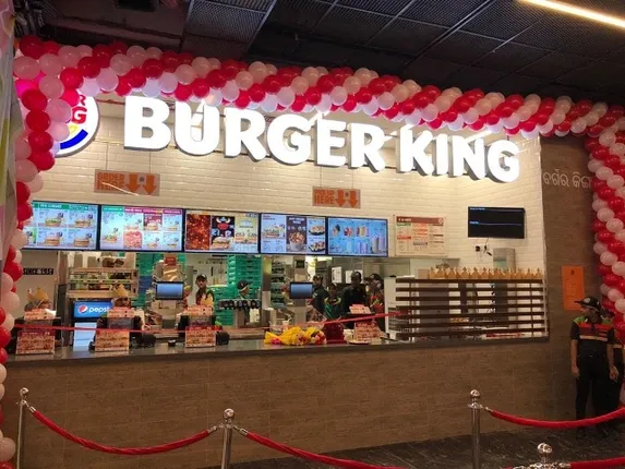 ଏସ୍‌ପ୍ଲାନେଡ୍‌ରେ ଖୋଲିଲା ‘ବର୍ଗର କିଙ୍ଗ୍‌’