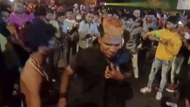 ଧାର୍ମିକ ଶୋଭାଯାତ୍ରାରେ ଜଣେ ବ୍ୟକ୍ତିଙ୍କ ନୃତ୍ୟ ଛନ୍ଦକୁ ବିଦ୍ରୂପ କରିଥିବା ନୃତ୍ୟଗୁରୁଙ୍କୁ ଗୁଳି କରି ହତ୍ୟା