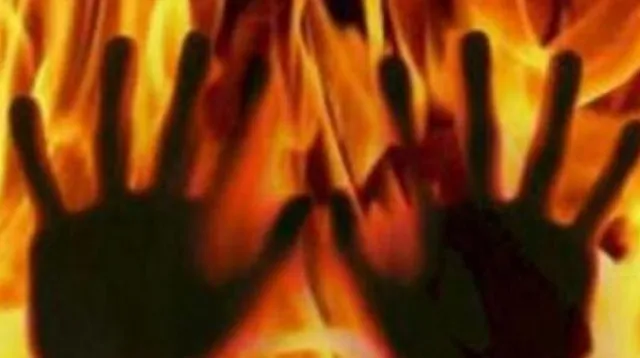 ଜଣେ ଝିଅର ପ୍ରେମରେ ପଡ଼ିଲେ ୨ ଜଣ ଦଶମ ଶ୍ରେଣୀର ଛାତ୍ର; ପରସ୍ପର ଦେହରେ ଲଗାଇଲେ ନିଆଁ