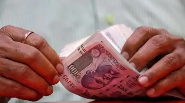 ଡଲାର୍‌ ତୁଳନାରେ ପୁଣି ଟଙ୍କାର ମୂଲ୍ୟ ହ୍ରାସ ପାଇ ଟ. ୭୪. ୪୫ରେ ପହଞ୍ଚିଲା