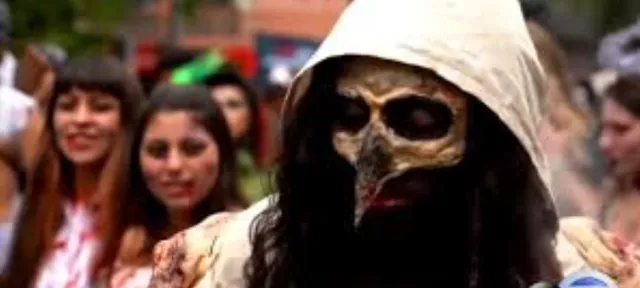 ଏକ କାର୍ଯ୍ୟକ୍ରମରେ ରାସ୍ତାରେ ଚାଲନ୍ତି ମୃତଦେହ !