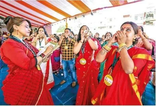 ଗୁରୁଗ୍ରାମ ଦୁର୍ଗା ପୂଜା ପେଣ୍ଡାଲରେ ୪୩୪ଜଣ ଭକ୍ତ ଶଙ୍ଖ ବଜାଇ ସୃଷ୍ଟି କଲେ ବିଶ୍ୱ ରେକର୍ଡ଼